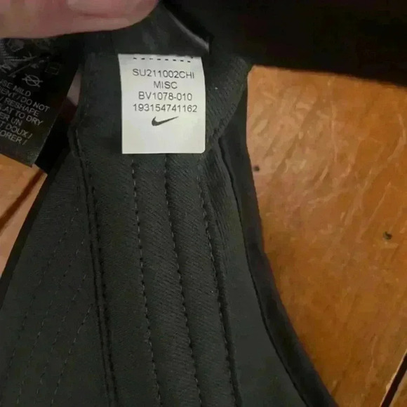 Nike  Black Lightweight Dry Fit Visor Golf Hat - Picture 7 of 8